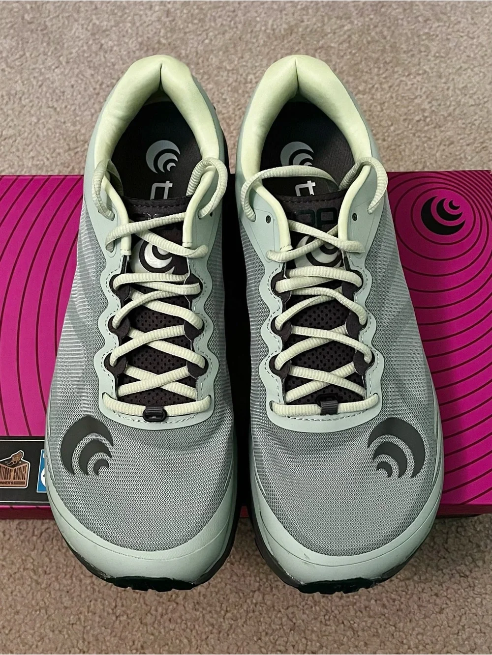 NEW Topo Athletic Women’s Mtn Racer 2 Moss Green Grey Trail Shoes (size 9) - Picture 2 of 13